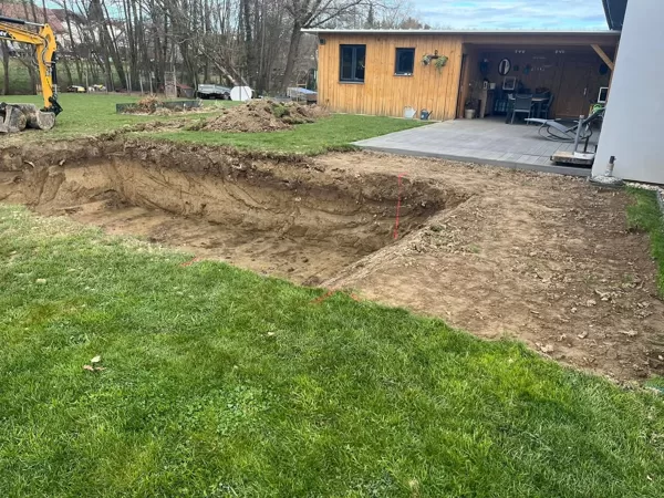 Terrassement et mise en place d'une piscine
