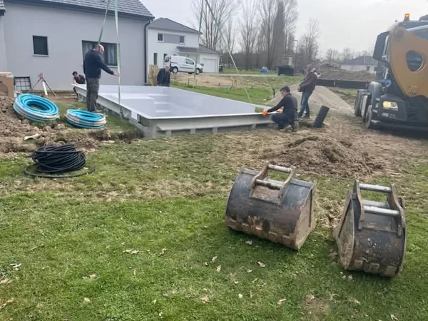 Terrassement et mise en place d'une piscine